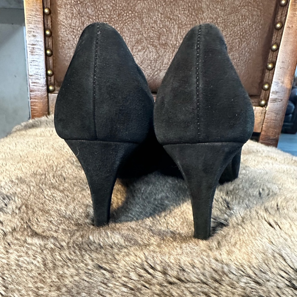Ann Taylor Loft Suede/ Leather Black Heels, size 7.5 - Picture 6 of 9